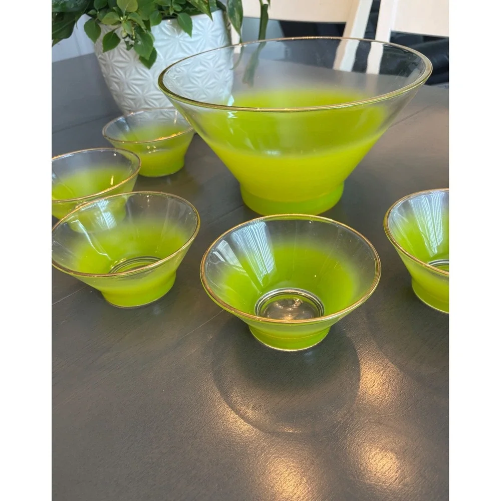 Vintage Mid Century Modern Chartreuse Green Frosted Gold Rim Bowl Set 7pc Rare